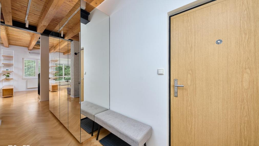 Neibrs | REZERVOVANÉ- Nivy- 3 izb. byt s loggiou, 112 m2, výťah, Kvetná ul.