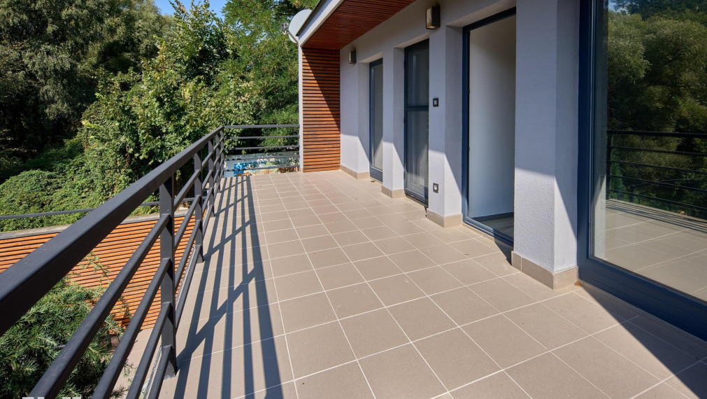 NEIBRS| Exkluzívne na predaj samostatný rodinný dom, 90m2, terasa, logia, 2x parkovanie, Devínska cesta, Bratislava