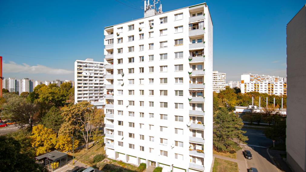 Neibrs | 3 izb. byt v pôvodnom stave, loggia, Osuského ulica