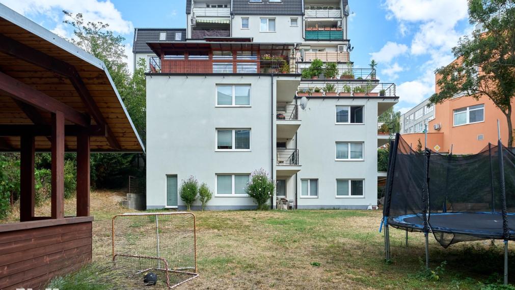 Neibrs | 3-izbový byt s 20 m² terasou a rezidenčnou záhradou | Dlhé diely