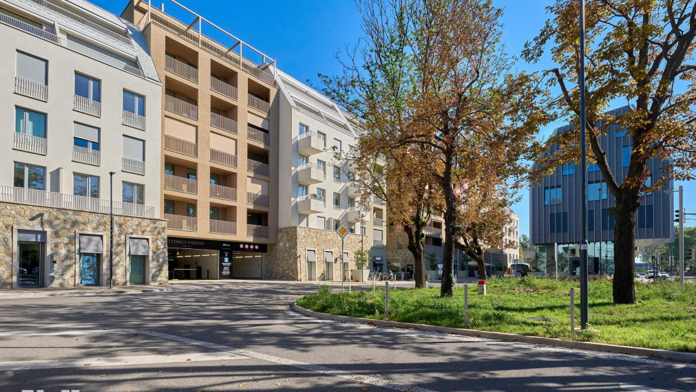 Neibrs | Vydrica - 4 izb. byt s loggiou, kobkou a parkovaním v garáži