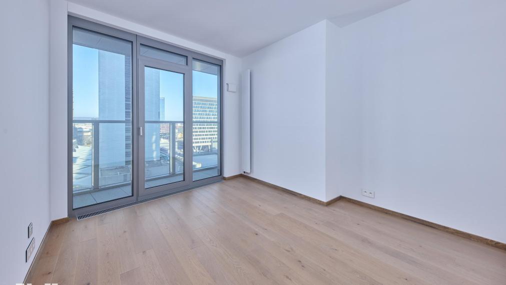 Neibrs | Eurovea Tower - 3 izb. Apartmán, 2 balkóny, parking, kobka