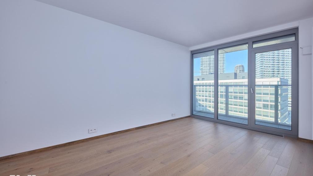 Neibrs | Eurovea Tower - 3 izb. Apartmán, 2 balkóny, parking, kobka