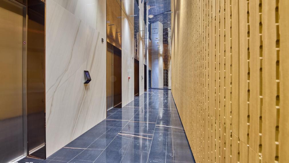 Neibrs | Eurovea Tower - 3 izb. Apartmán, 2 balkóny, parking, kobka