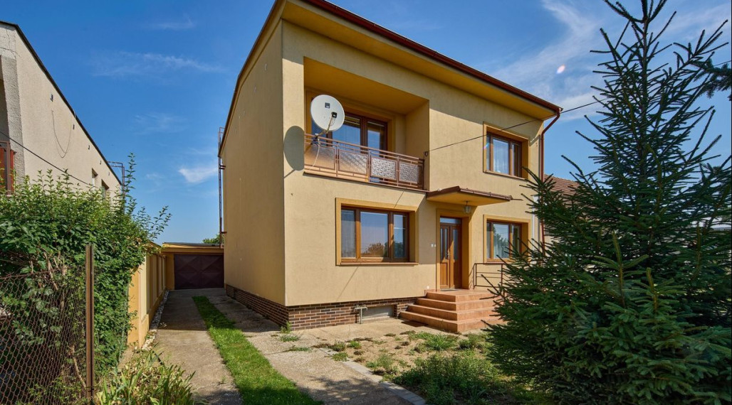 Neibrs | REZERVOVANÝ -  5 izbový RD  s garážou, dielňou, letnou kuchyňou, výbehom pre zvieratá, 1269 m2 pozemok