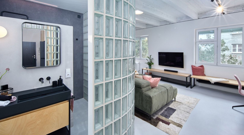 Neibrs | Štýlový, priestranný 2 izb byt so šatníkom, veľkou spálňou a kvalitným prevedením, Justičná ul.