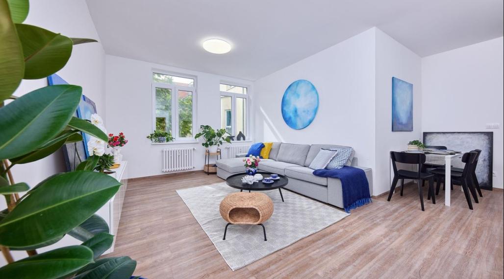 Neibrs | predaj (2) izbový byt s balkónom (kompletne zariadený) v zrekonštruovanej historickej budove na Palisádach v Bratislave