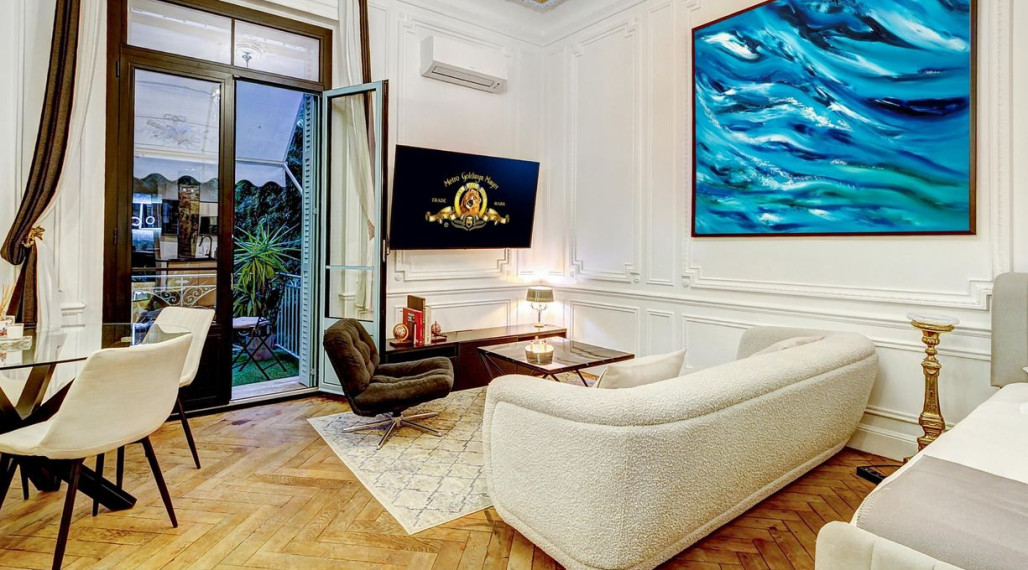 Neibrs | Na predaj výnimočný slnečný Loft s balkónom v srdci NICE pri mori, Quartier de Fleurs, NICE, Francúzsko