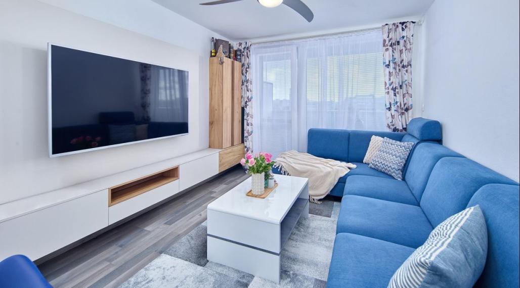 Neibrs | 3 izbový byt s balkónom (10m²) a garážovým parkovacím miestom v projekte Matadorka