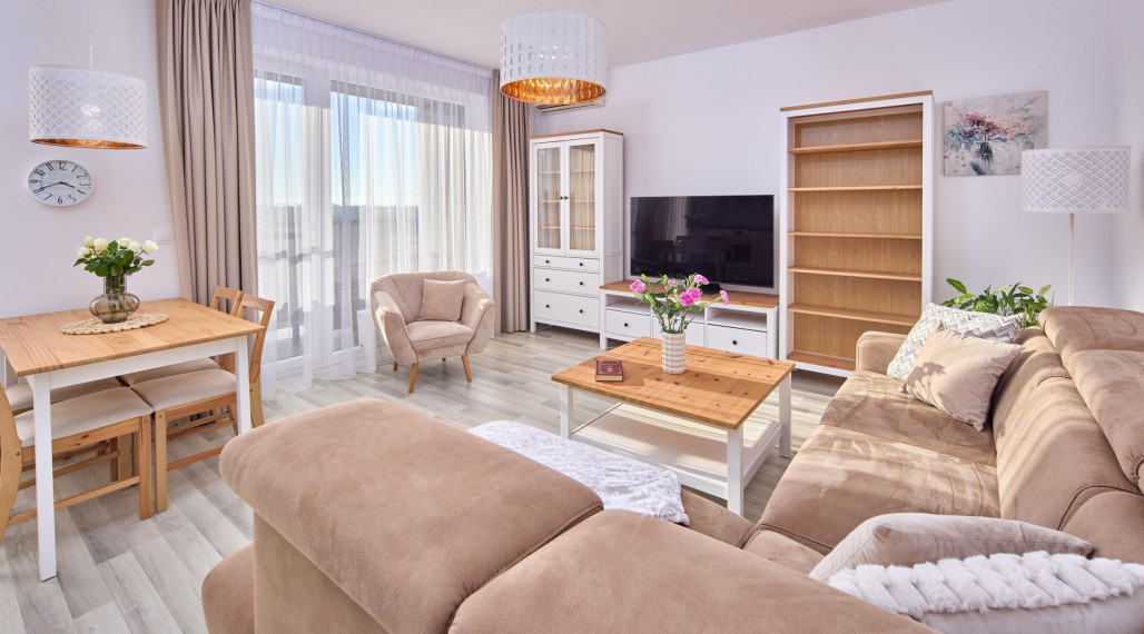 Neibrs | 3 izbový svetlý byt s balkónom (8m2) a parkovacím miestom