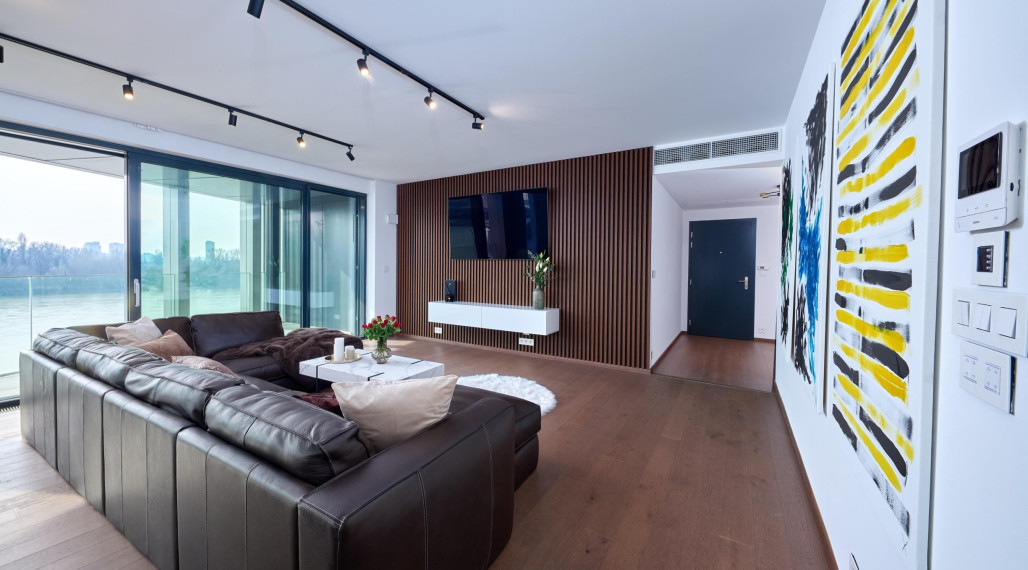 Neibrs | Eurovea Riverside | Prenájom luxusného 4- izbového bytu, 2x parking, 2x pivničná kobka