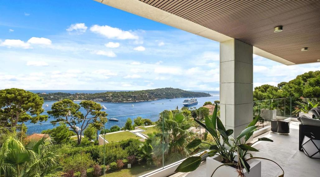 Neibrs | Exkluzívne ponuky apartmánov a víl v regiónoch Francúzsko- Azúrové pobrežie, Tailansko-prímorské letoviská