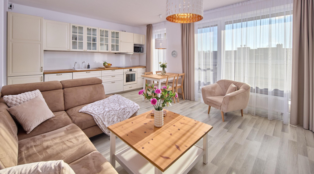 Neibrs | 3 izbový svetlý byt s balkónom (8m2) a parkovacím miestom