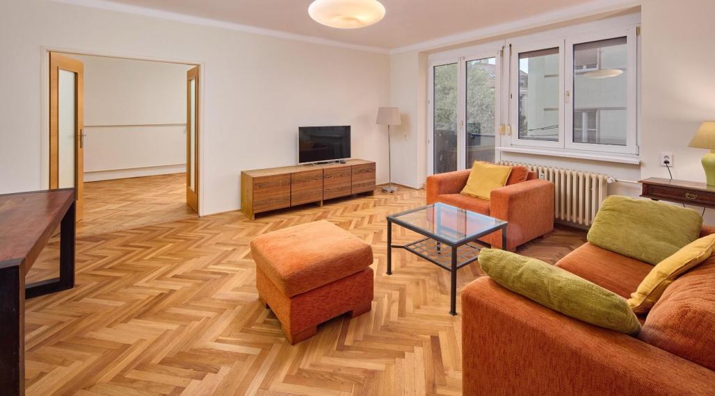 Neibrs | Na prenájom 2i zariadený byt s výťahom, 5m2 balkónom, špajzou, parkovaním, Palisády, Staré mesto Bratislava I