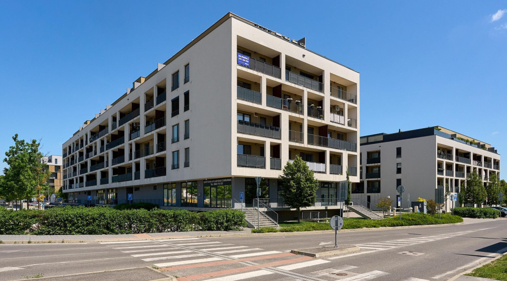 Neibrs | 3 izbový byt s balkónom (8m2) a parkovacím miestom