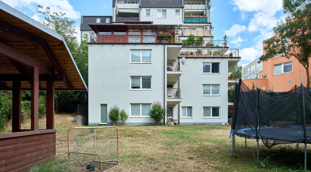 Neibrs | 3-izbový byt s 20 m² terasou a rezidenčnou záhradou | Dlhé diely
