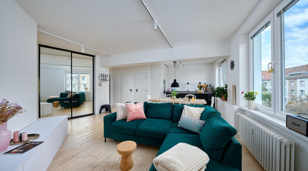 Neibrs | REZERVOVANÉ- 2-izbový byt priamo na Dulovom námestí | 62,5 m² | kompletná rekonštrukcia