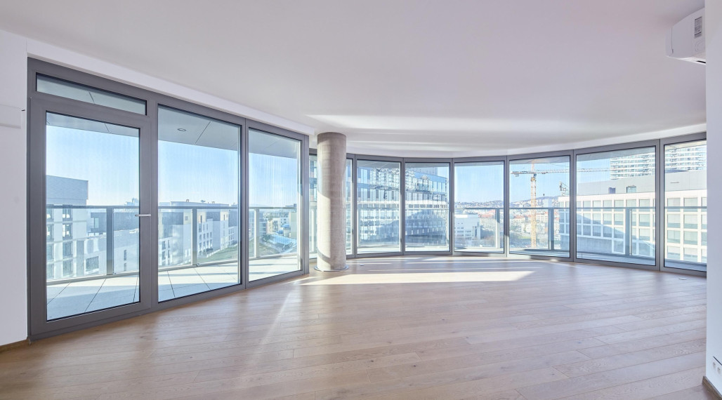 Neibrs | Eurovea Tower - 3 izb. Apartmán, 2 balkóny, parking, kobka