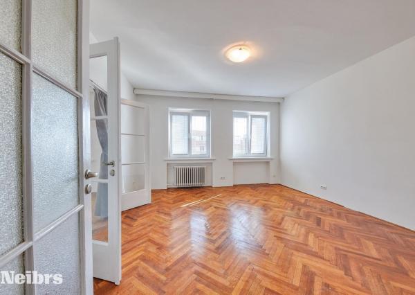 Na predaj 3 a pol izb. byt, 104 m2, s balkónom a výťahom v centre, Gorkého ul, Staré mesto, Bratislava I