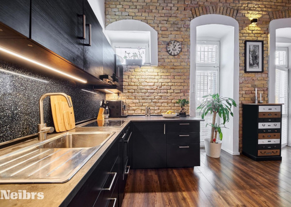 Výnimočný industriálny loft s 25m terasou v TOP lokalite