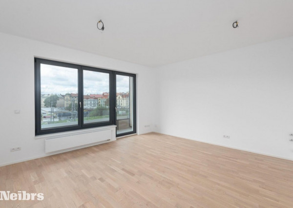 Nový jednoizbový byt v centre Prahy s veľkým balkónom