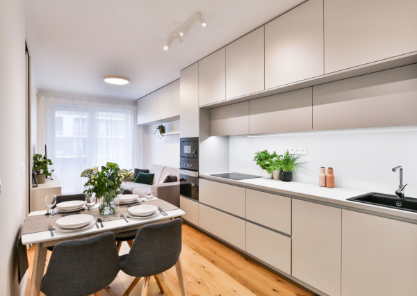 REZERVOVANÉ- Krásny 1,5 izb. byt s loggiou, Slnečnice- Zóna Mesto