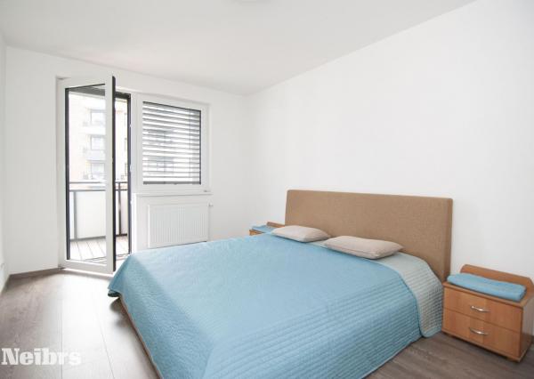 Priestranný zariadený 3 izbový byt, novostavba STEINOV DVOR, klimatizácia, loggia plus balkón