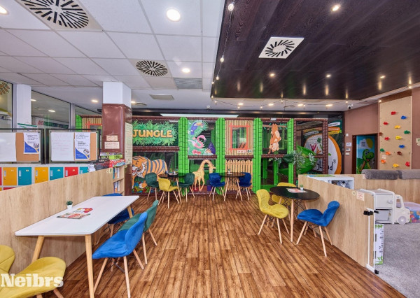 Neibrs | obchodný - gastro priestor 212m2 + (54m2 prekrytá terasa) na odstúpenie