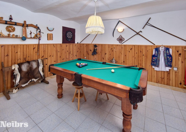 Neibrs | Na predaj 5izb RD s príslušenstvom, stodolou, veľkým pozemkom 2549 m2