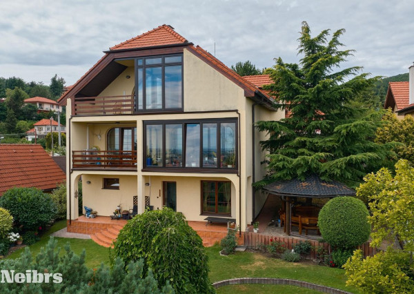 Neibrs | Exkluzívne na predaj luxusná vila s wellness, fitness, záhradou, bazénom, garážou, Chladná ul., Rača, Bartislava III