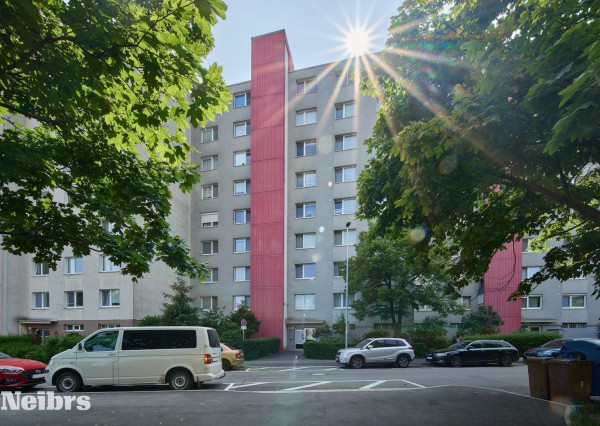 Neibrs | Nejedlého ul. | 4 izb. byt s loggiou, kompletná rekonštrukcia