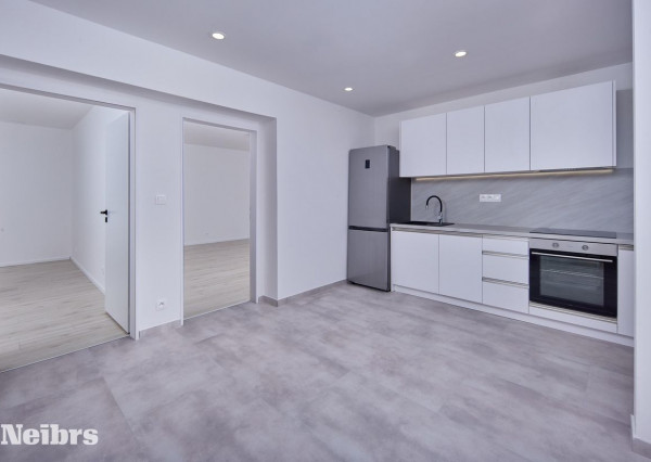 Neibrs| Exkluzívne na prenájom 62m2 dvojizbový byt pri Horskom parku, výťah, balkón, kobka, Drotárska, Bratislava I