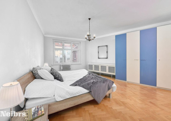 Neibrs | Centrum mesta - 3 izb. zariadený byt, 100 m2, balkón, výťah