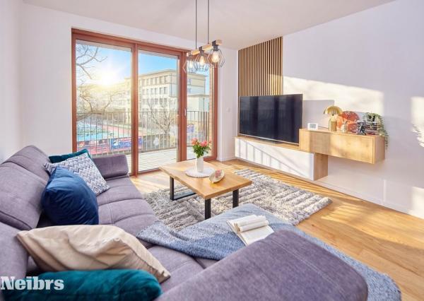 Neibrs | Nový zariadený 2 izb.byt, balkón, stropné chladenie, voľný IHNEĎ