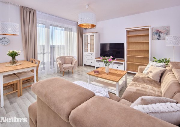 Neibrs | 3 izbový svetlý byt s balkónom (8m2) a parkovacím miestom