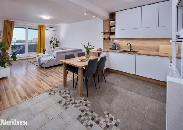 Neibrs | 2 izb. byt s balkónom v staršej novostavbe, Budatínska ul. Petržalka