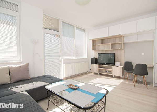 Neibrs | 1,5 izbový byt, klimatizácia, zariadený, parking, OMNIA Tomášikova