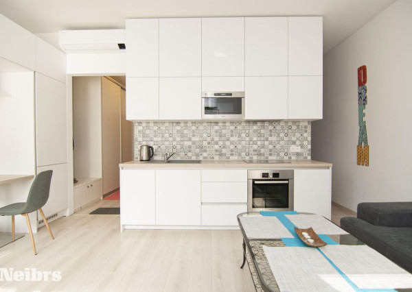 Neibrs | 1,5 izbový byt, klimatizácia, zariadený, parking, OMNIA Tomášikova