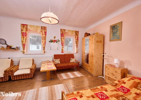Neibrs | Na predaj 5izb RD s príslušenstvom, stodolou, veľkým pozemkom 2549 m2