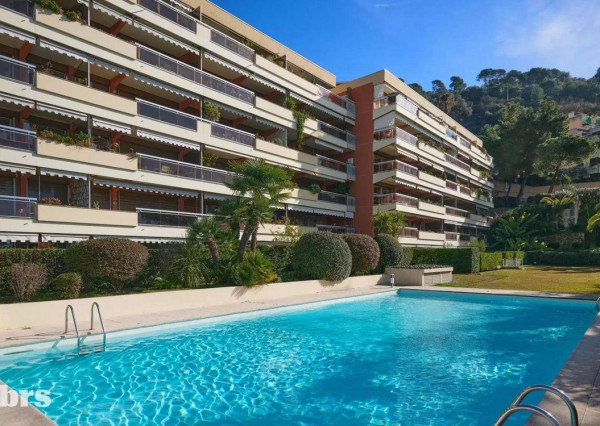 Neibrs | Na predaj krásny 5i byt , 164m2, 2x garáž, 2x kobka, bazén,prestížna lokalita 5min od mora, Nice, Francúzsko 