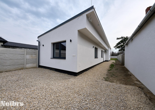 Neibrs | novostavba 4-izbového rodinného domu v štandarde – pripravený na nasťahovanie, Sládkovičovo