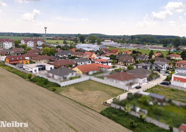 Neibrs | Hamuliakovo- Pozemok pre samostatný RD alebo Dvojdom, všetky IS