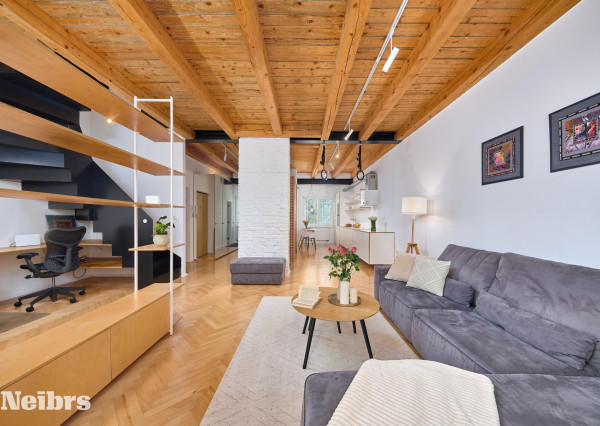 Neibrs | Nivy- 3 izb. byt s loggiou, 112 m2, výťah, Kvetná ul.