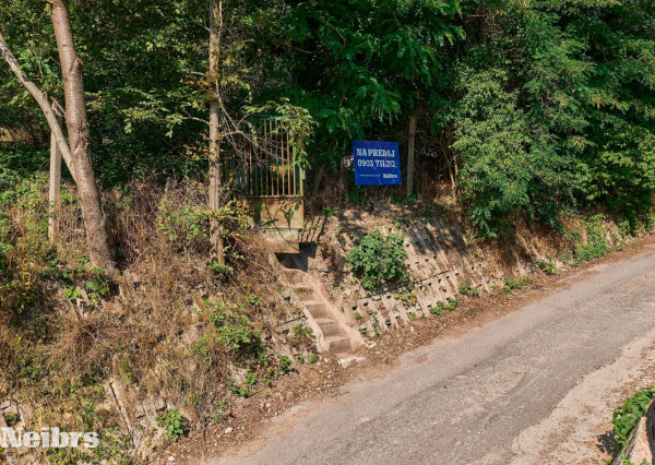 Neibrs | 1100m2 - Rača - výhľad na Bratislavu, dva vstupy na pozemok, vedľa lesa