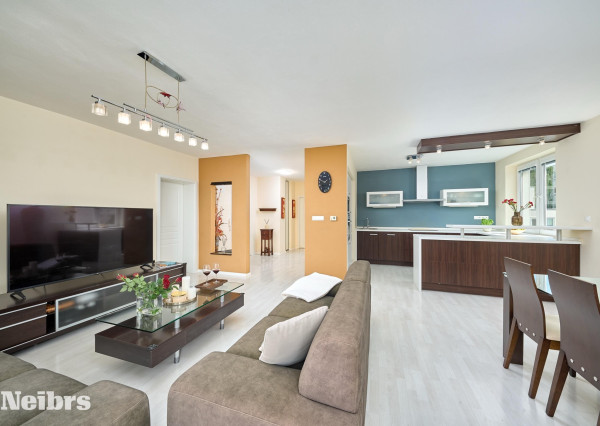 Neibrs | 3-izbový byt s 20 m² terasou a rezidenčnou záhradou | Dlhé diely